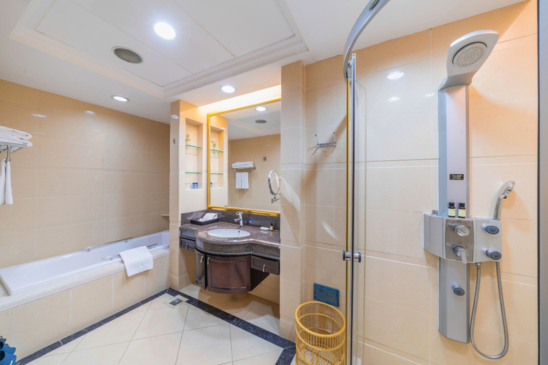 Bathroom 4, Yang Jiang Country Garden Phoenix Hotel, Yangjiang