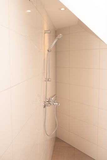 Bathroom 5, House of Tulips, Hillegom