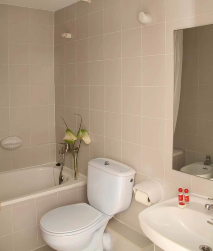 Bathroom 4, Hotel Monegal, Barcelona