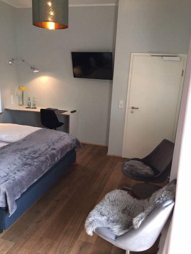 Bedroom 3, Trafohaus am Kaiserbahnhof, Rhein-Erft-Kreis
