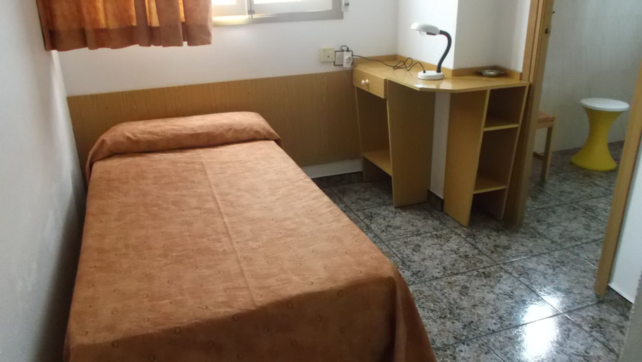 Bedroom 2, Hotel Arce, Murcia