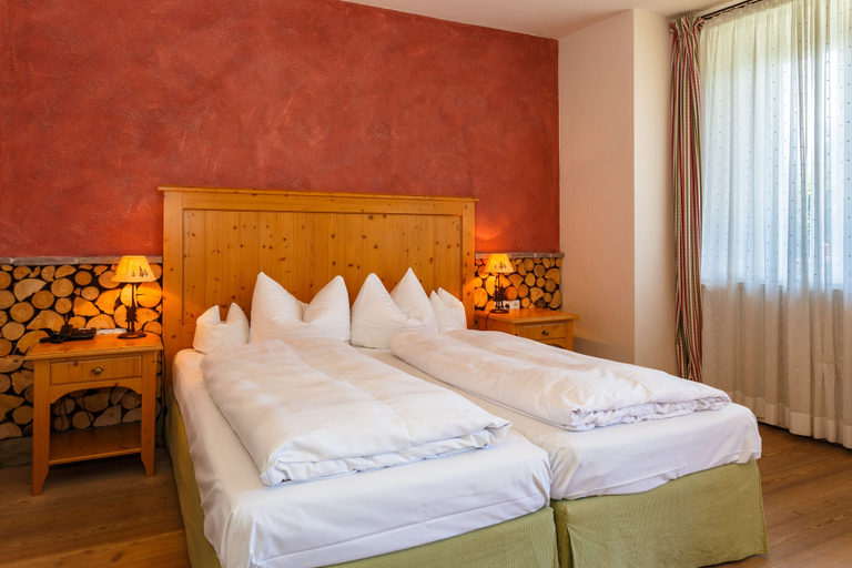 Bedroom 3, Landhotel & Berggasthof Panorama, Garmisch-Partenkirchen
