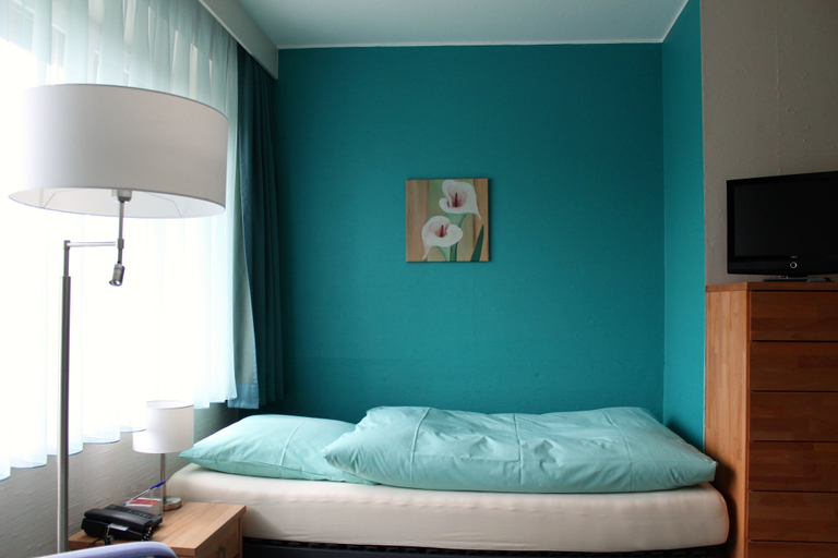 Bedroom 3, Hotel Donnersberg, Darmstadt