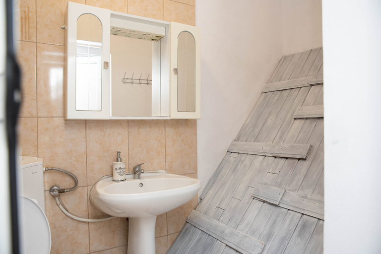 Bathroom 2, Harmony's House in the Center of Oradea, Oradea