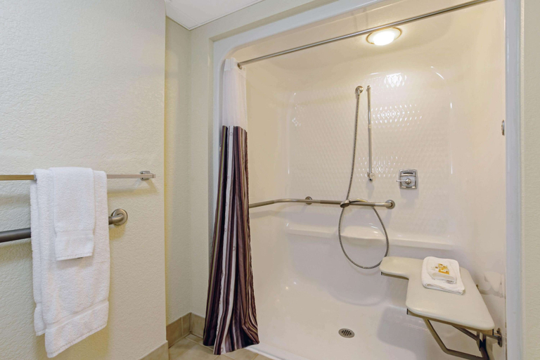 Bathroom 4, La Quinta Inn & Suites by Wyndham Boston Somerville, Middlesex