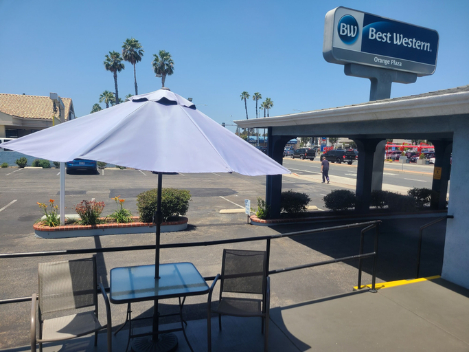 Food & Drinks 5, Best Western Orange Plaza, Orange