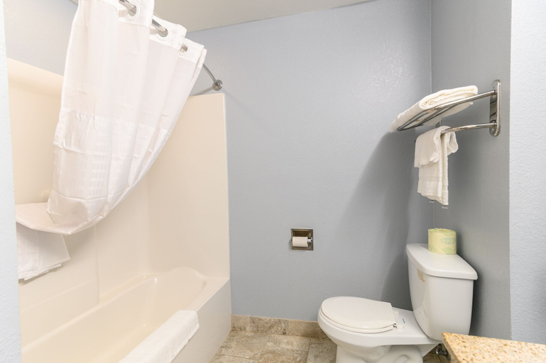 Bathroom 4, Quality Inn Bourne - Cape Cod, Barnstable