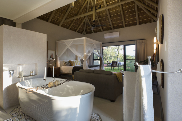 Bathroom 4, Moya Safari Villa, Mopani