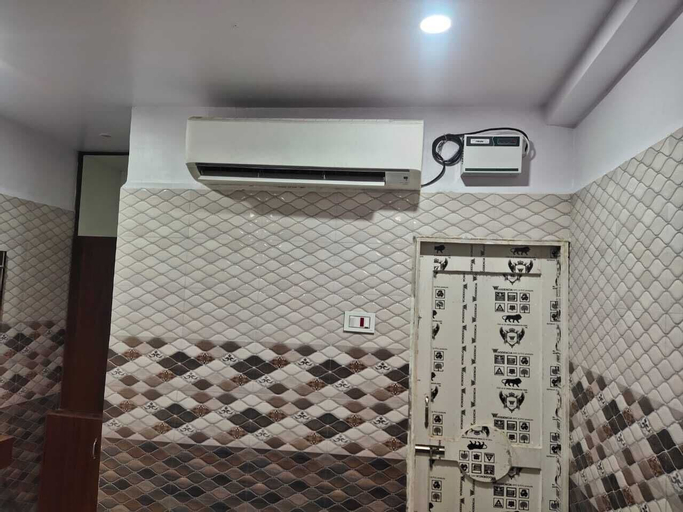 Bedroom 4, Sri Mahalakshmi Deluxe Lodge, Vellore