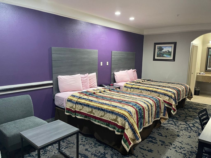 Bedroom 3, Scottish Inns and Suites Alvin, Brazoria