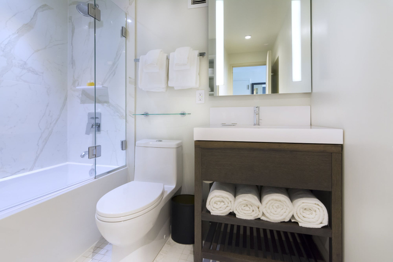 Bathroom 5, The Benson Portland, Curio Collection by Hilton, Multnomah