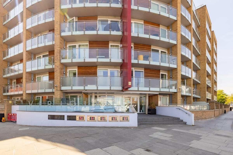 Exterior & Views 2, The Nine Elms Lane Arms - Stunning & Bright 2bdr Flat With Balconies, London