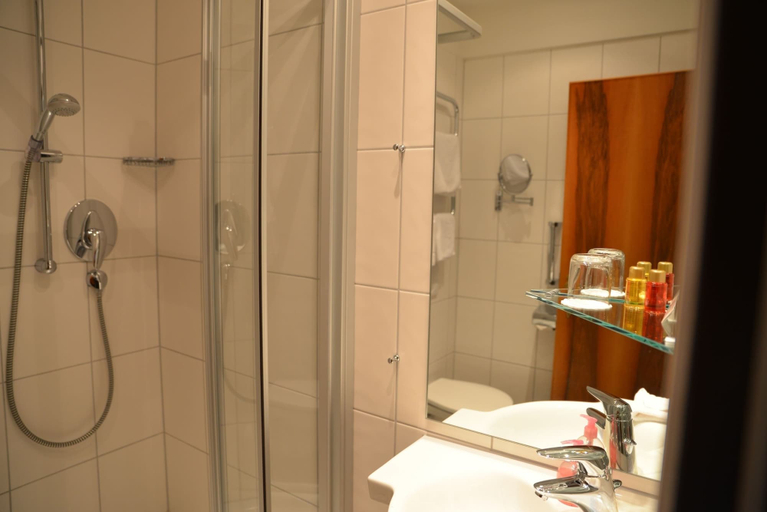 Bathroom 5, Anna, Breisgau-Hochschwarzwald