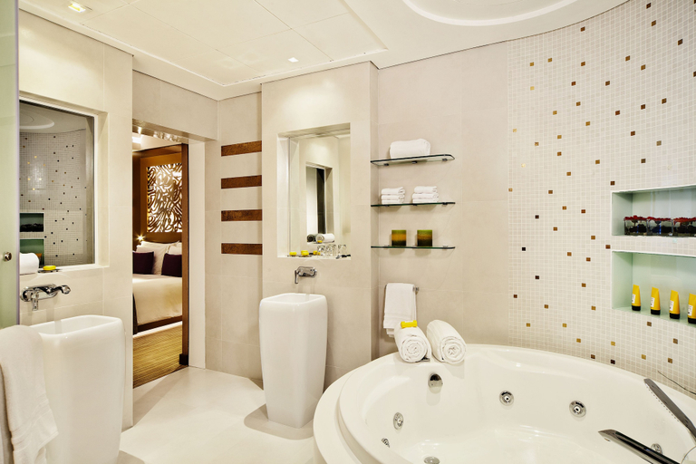 Bathroom 5, The Domain Bahrain Hotel and Spa - Adults Friendly 16 Years Plus, Manama