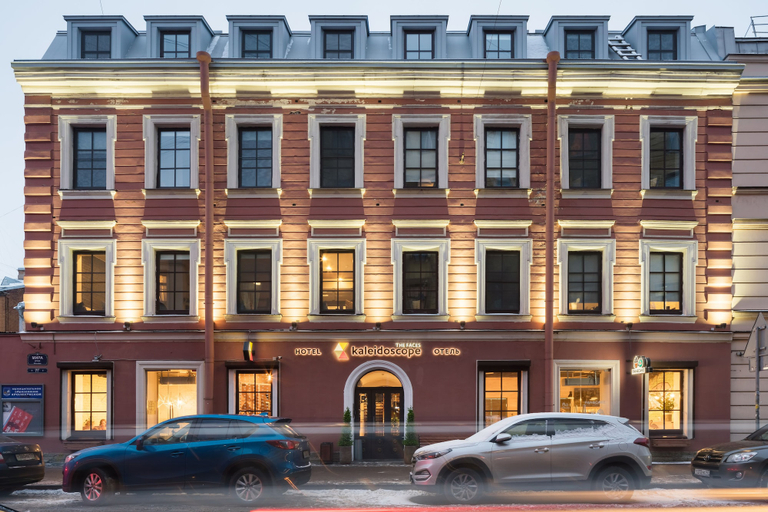 Exterior & Views