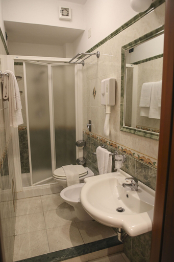Bathroom 4, Hotel La Giara, Palermo