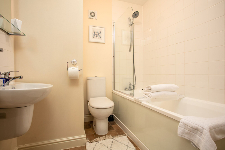 Bathroom, Elliot Suite No7 - Donnini Apartments, South Ayrshire