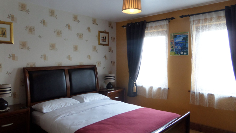 Bedroom 2, Rossroe Lodge