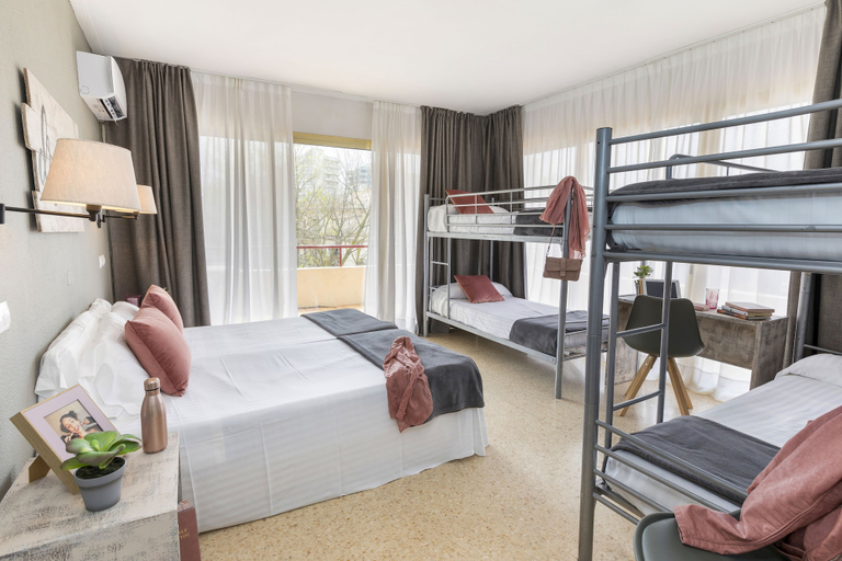 Bedroom 3, Bulevard Hotel, Girona