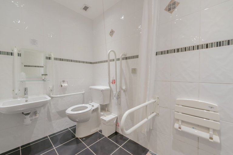 Bathroom 4, Best Western Bradford Guide Post Hotel, Bradford