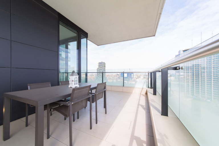 Balcony, Suitelowcost Solaria 2 Pax, Milano
