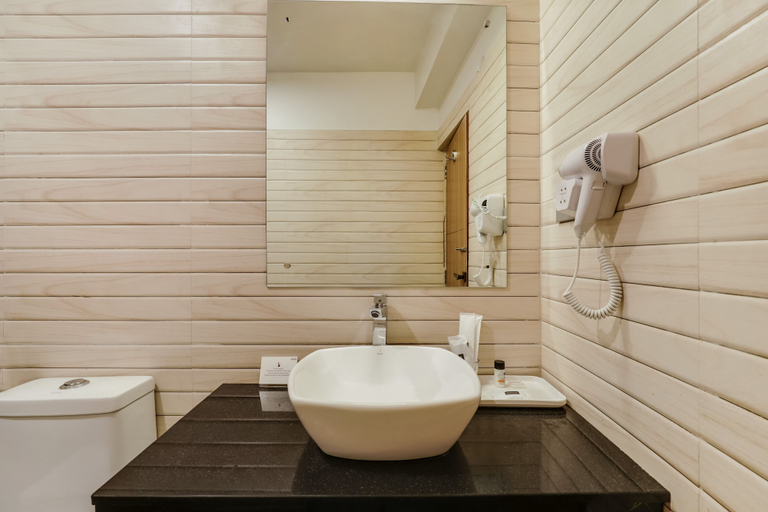 Bathroom 4, Summit Swiss Heritage Hotel & Spa, Darjiling