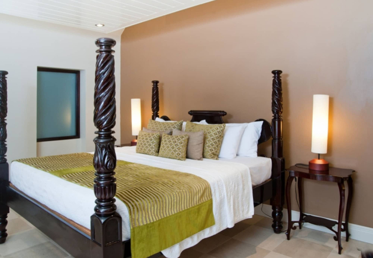 Bedroom 2, Island Inn All Inclusive Hotel