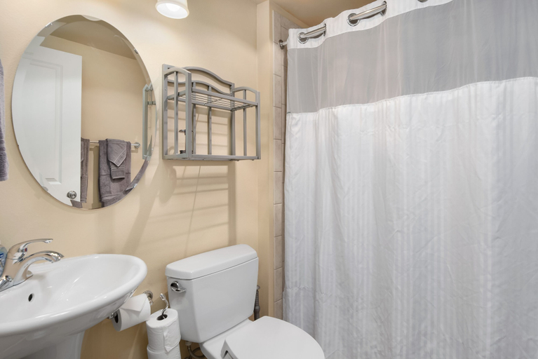 Bathroom 4, Seattle Vacation Home: Life's A Game, Seattle