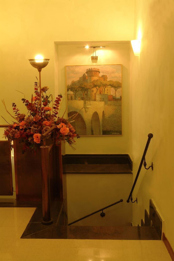 Others 5, Hotel Clarean, Napoli