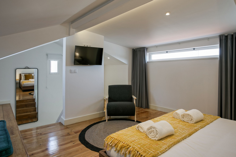 Bedroom 4, Hip Tailor Made Duplex Penthouse in Bairro Alto, Lisbon