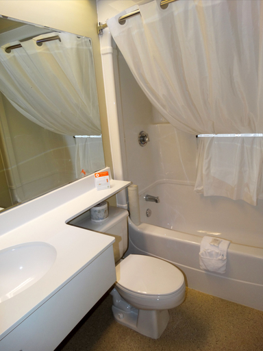 Bathroom 4, Amsterdam Inn & Suites, an Ascend Collection Hotel, Westmorland