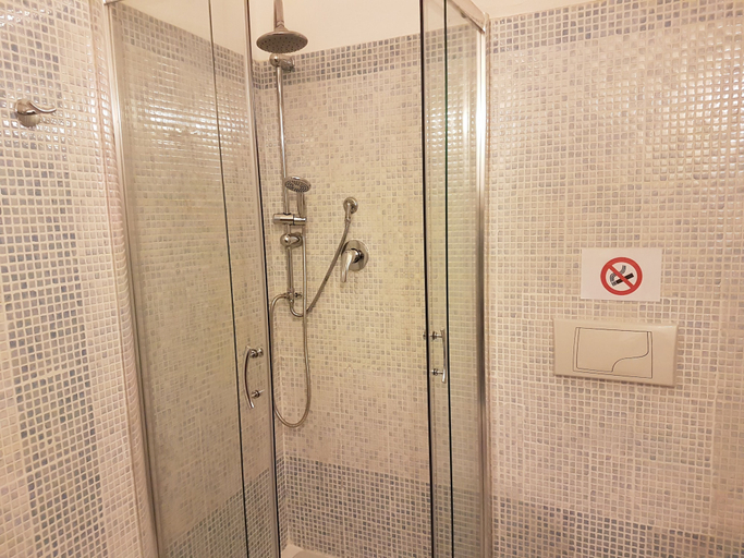 Bathroom 5, Beni Benius, Cagliari