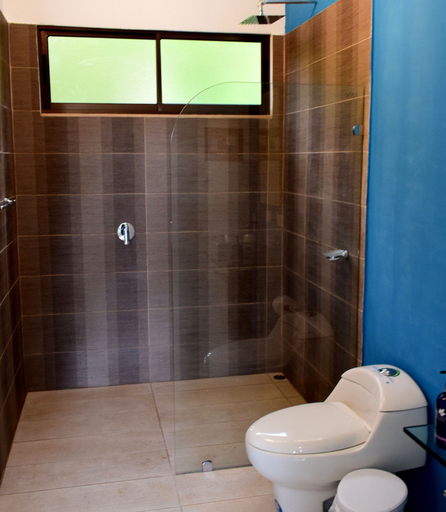 Bathroom 5, Hotel Quelitales, Paraíso