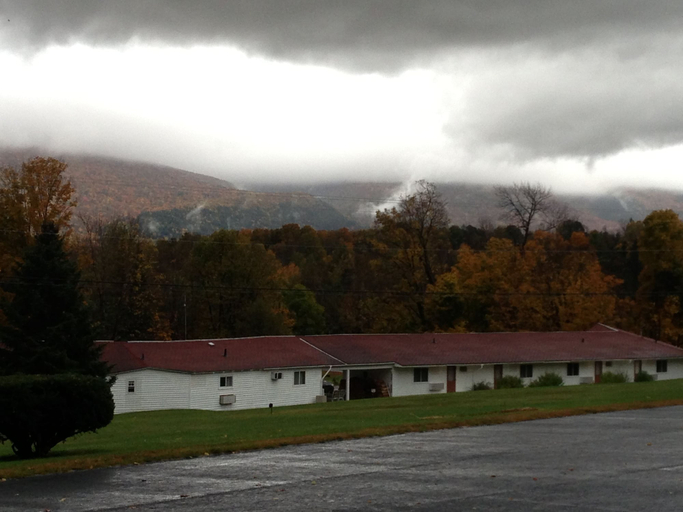 Exterior & Views 2, Four Winds Country Motel, Bennington