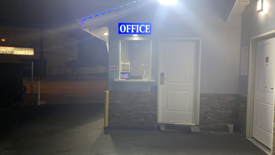 Others 4, La Perla Motel, Los Angeles