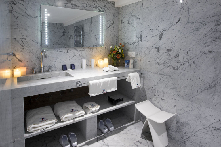 Bathroom 4, Snow Lodge Hotel Courchevel 1850, Savoie