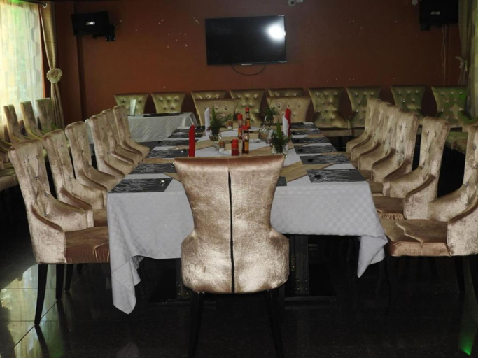 Food & Drinks 5, Omega Gardens Hotel, Kieni