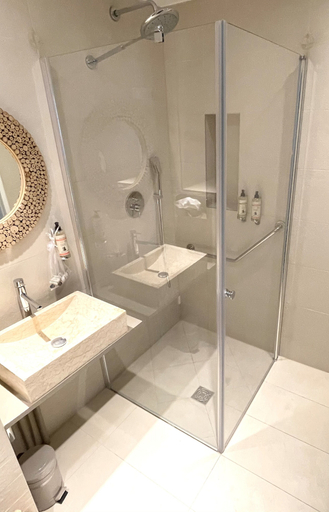 Bathroom 5, La Finca Hôtel & Spa, Paris