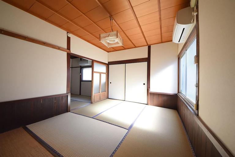Tarbo's House Nishikitsuji : Free Parking, Pet OK, Nara
