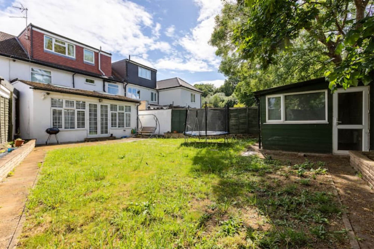 Exterior & Views 2, Deluxe White Villa, London