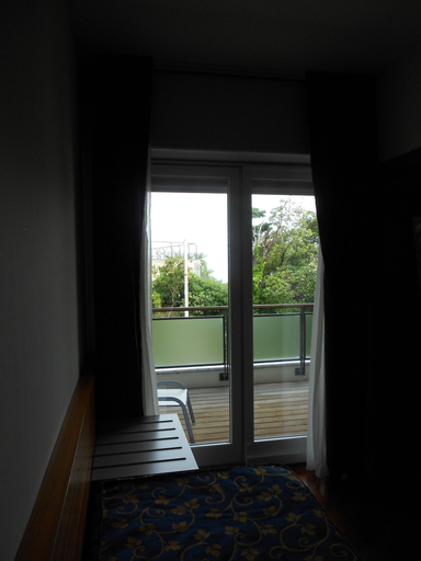 Exterior & Views 10