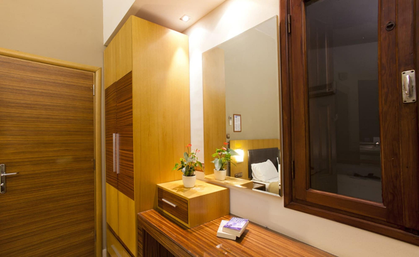 Bathroom 3, Hotel Pefkos Beach, South Aegean