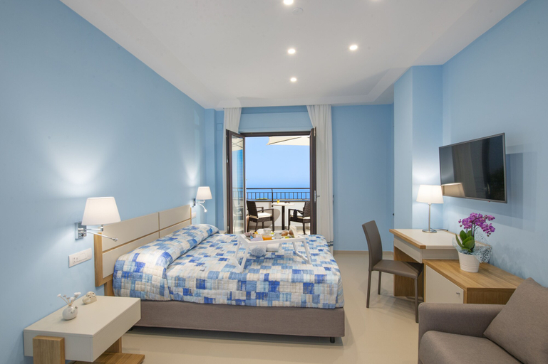 Bedroom 5, Villa Paradise Resort, Salerno