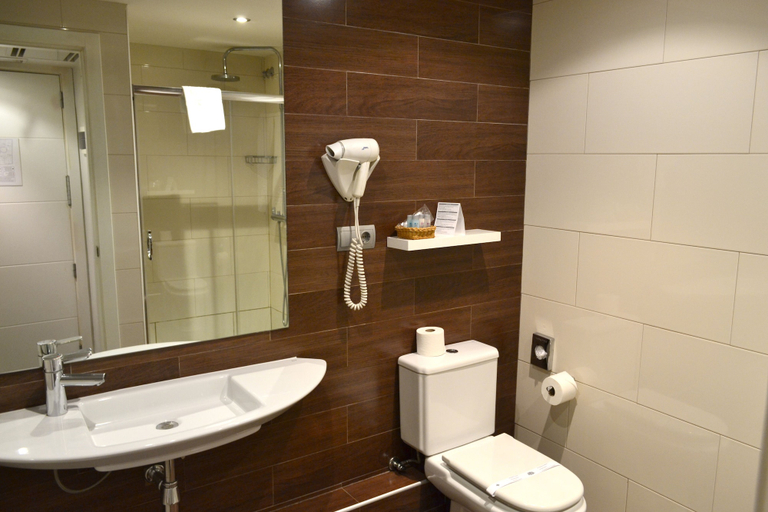 Bathroom 5, Alda San Carlos, A Coruña
