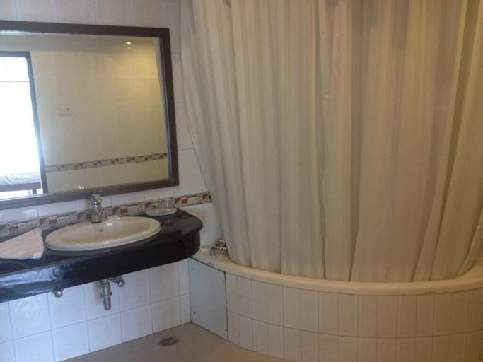 Bathroom 3, Mastiff Grand Manali, Kullu