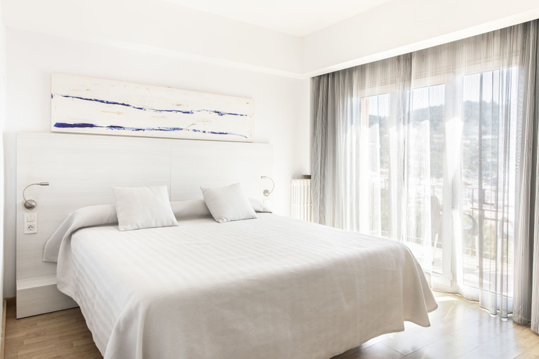 Bedroom 3, Hotel Casamar, Girona