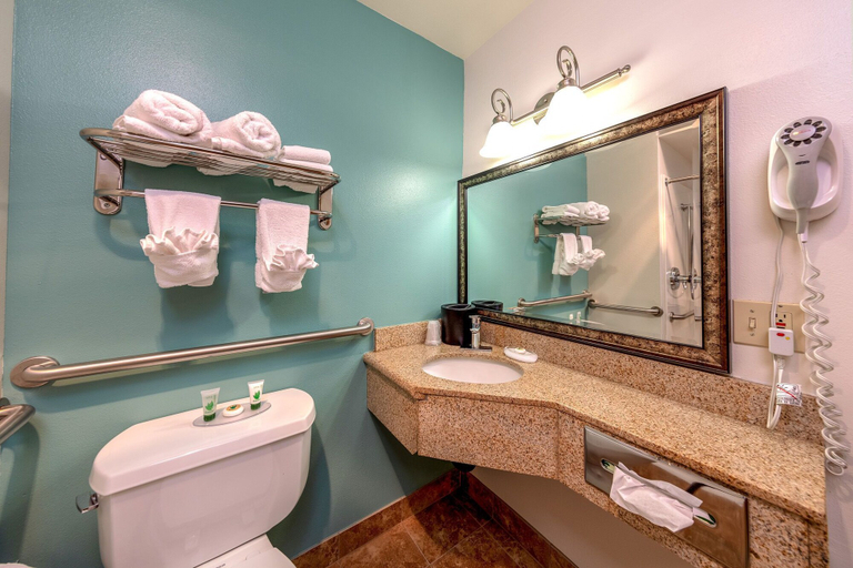 Bathroom 3, Sunset Motel Hood River, Hood River