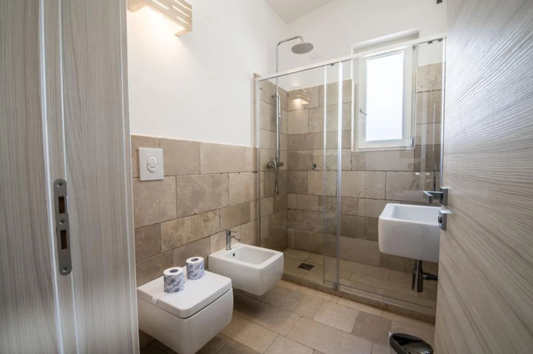 Bathroom 5, Masseria Elysium, Brindisi