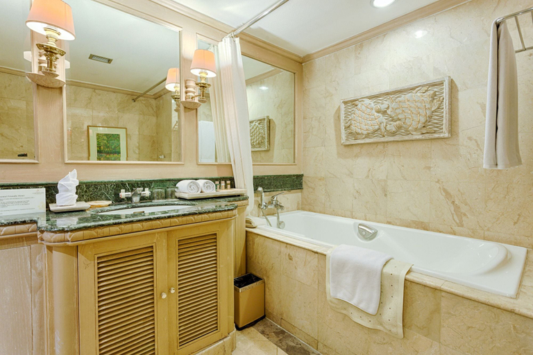 Bathroom 4, Sahid Jaya Lippo Cikarang, Cikarang