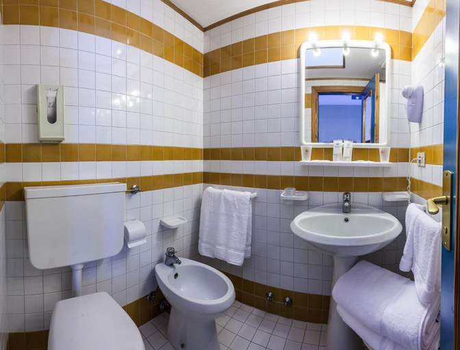 Bathroom 4, Hotel Christian, Venezia